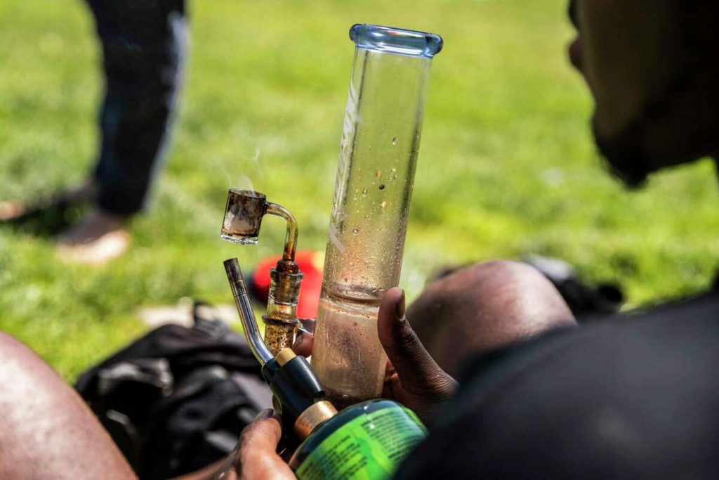 How to purchase the best bongs in today’s world