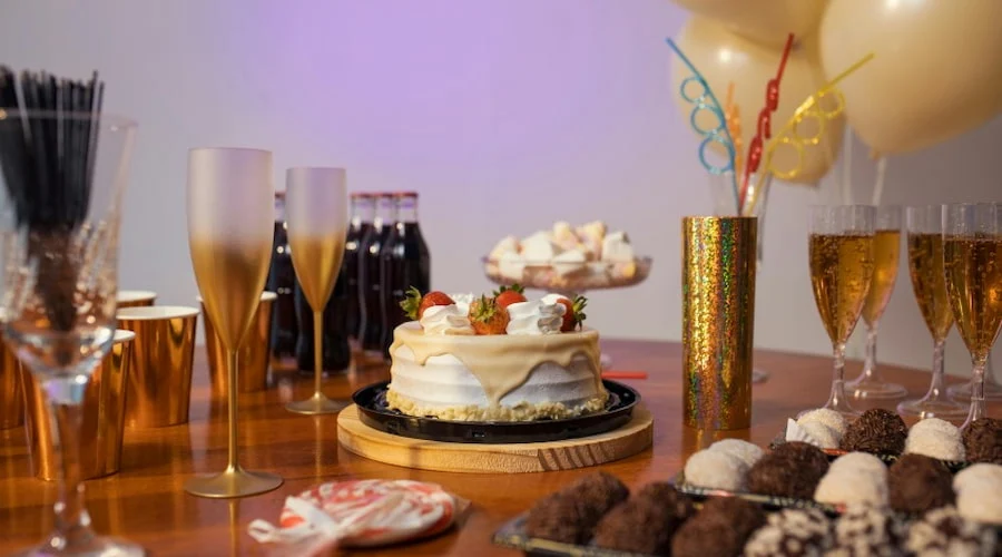 Party Tableware Essentials Enhancing Visual Appeal During Festive Gatherings